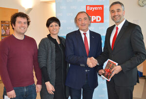 Die Geehrten mit Bezirksvorsitzendem Franz Schindler