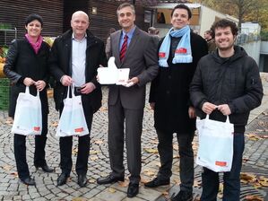 v.l.n.r.: Katja Vogel, Bürgermeister Joachim Wolbergs, Stadtrat Dr. Thomas Burger, Matthias Vernim, Juba Akili