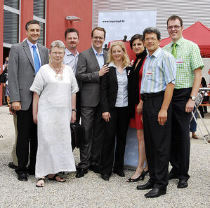 Dr. Thomas Burger (l.) und Katja Vogel (3.v.r.) mit Regensburger Genossen sowie Natascha Kohnen und Markus Rinderspacher