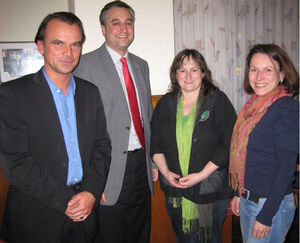 Uwe Hering, Dr. Thomas Burger und Gertrud Maltz-Schwarzfischer im Gespräch mit Marianne Schieder (2.v.r.).