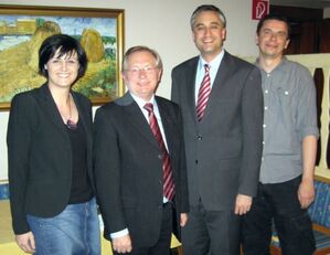 MdB Werner Schieder (2. v. l.) mit Dr. Thomas Burger (2. v. r.) und den Stellvertretern Katja Vogel und Matthias Vernim.