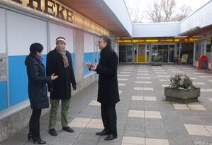 Dr. Thomas Burger, Matthias Vernim und Katja Vogel im Gespräch über das Nahversorgungszentrum.