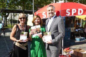 Verteilten den Südblick: Orgaleiterin Yvonne Fischer, MdL Margit Wild sowie Vorsitzender, Stadtrat Dr. Thomas Burger